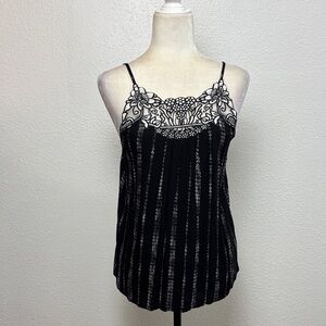 1420 NWT Maurices Black and White Camisole Top